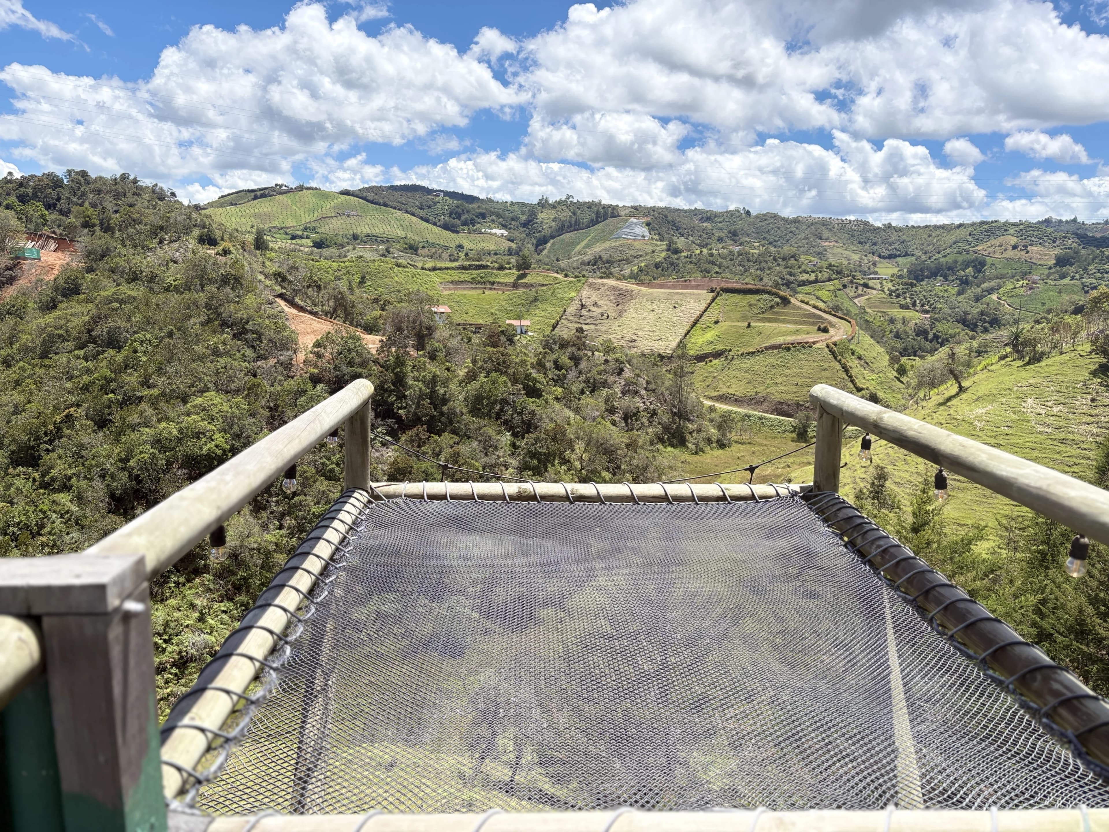 Catamaran con panorámica del valle — Ikuna Glamping