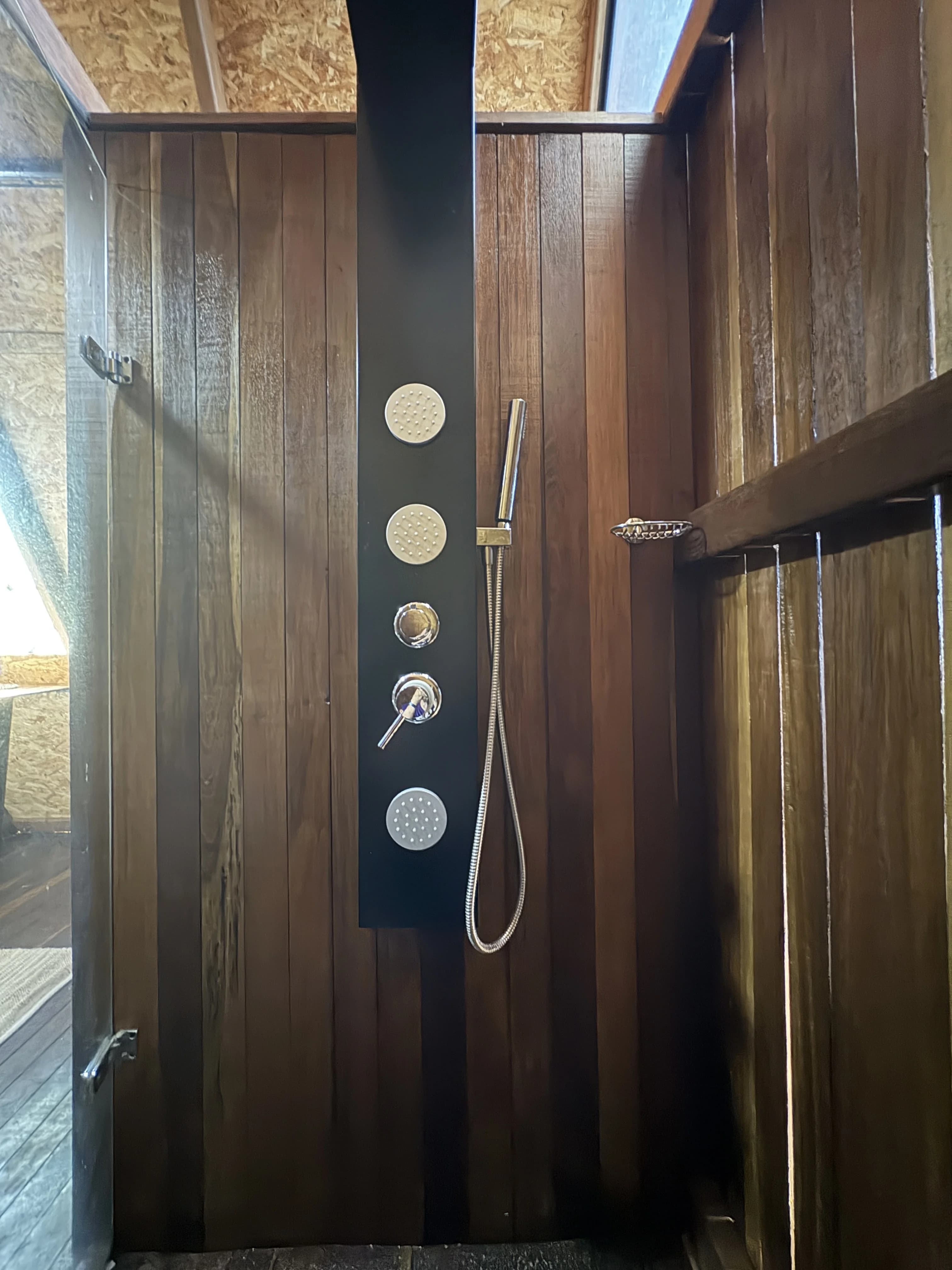 Ducha de lujo con panel